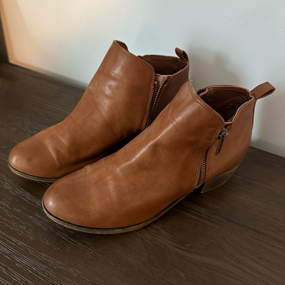 Brown booties - Picture 1 of 2